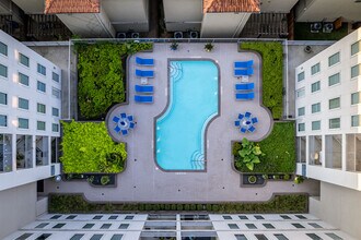 Jackson Place in Houston, TX - Building Photo - Building Photo