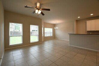 104 Camelot Pl Ct in Conroe, TX - Building Photo - Building Photo