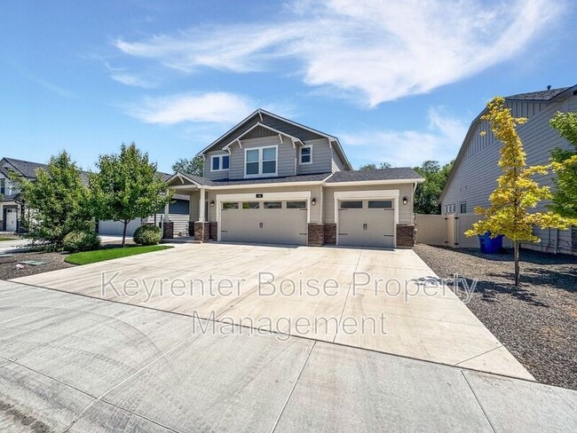 34 N Mingus Ave
