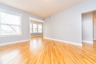 1127 N Christiana Ave-Unit -2 in Chicago, IL - Foto de edificio - Building Photo