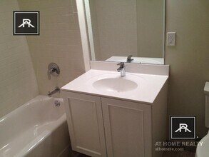 323 Hammond Pond Pkwy in Newton, MA - Building Photo - Building Photo