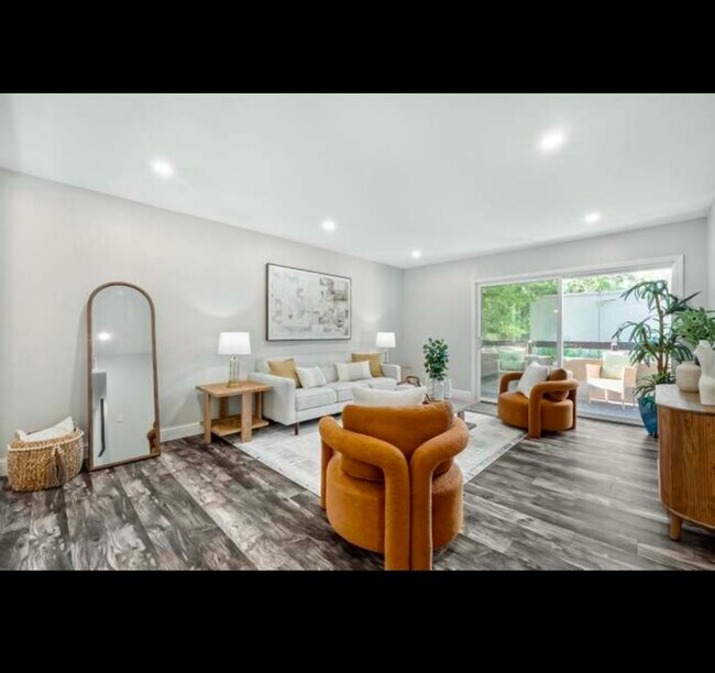 310 Tradewinds Dr, Unit 8 in San Jose, CA - Foto de edificio - Building Photo