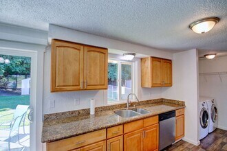 11040 N Skagit St in Burlington, WA - Building Photo - Building Photo