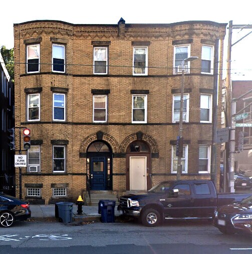 832 Huntington Ave in Boston, MA - Building Photo