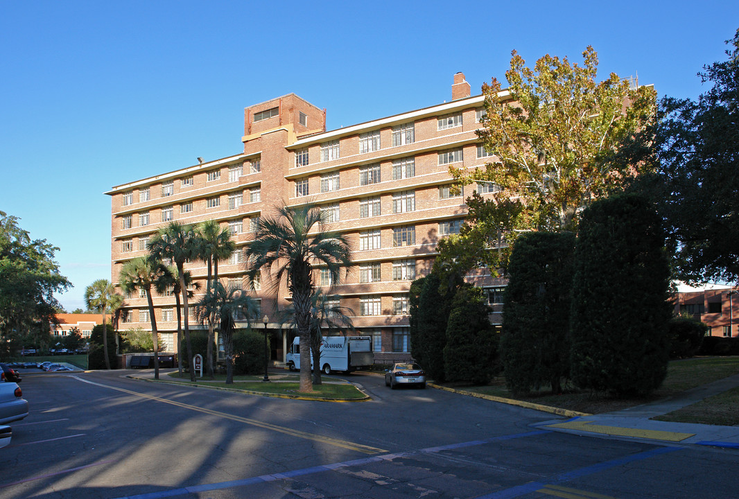 Deviney Hall in Tallahassee, FL - Building Photo