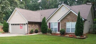 4215 Hamilton Walk Dr in Buford, GA - Building Photo