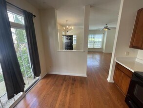 1130 Renewal Pl, Unit 100 in Raleigh, NC - Foto de edificio - Building Photo