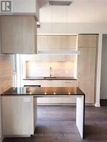 20 Richardson St in Toronto, ON - Building Photo