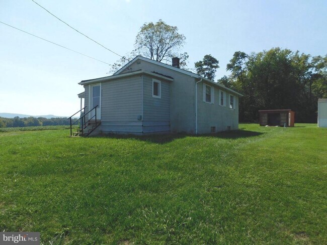 398 Shady Grove Ln in Rippon, WV - Building Photo - Building Photo
