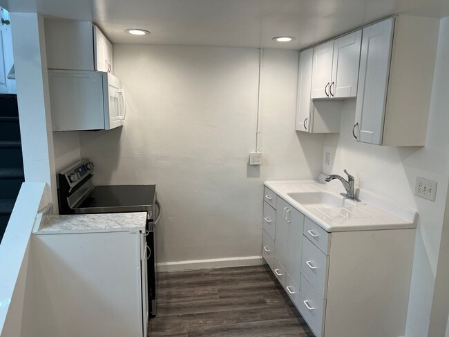 2143 S Acoma St in Denver, CO - Building Photo - Building Photo