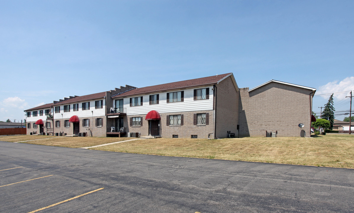 Morningstar Apartments in West Seneca, NY - Foto de edificio