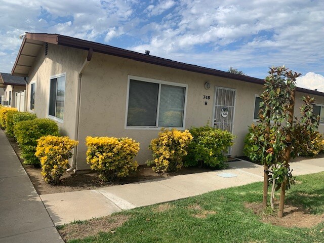 748 S Anza St, Unit B in El Cajon, CA - Foto de edificio
