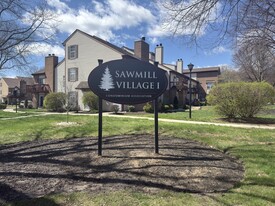 23 Hickory Dr, Unit 23 in Horsham, PA - Building Photo