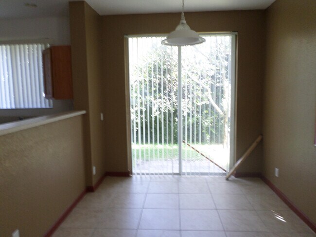 3213 Laurel Ridge Cir in Riviera Beach, FL - Building Photo - Building Photo