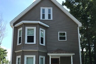 176 Reed St, Unit Apt 1 in Rockland, MA - Building Photo - Building Photo