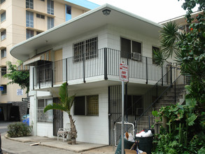 235 Kaiulani Ave in Honolulu, HI - Building Photo - Building Photo