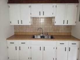 280 W Main St in Dandridge, TN - Building Photo