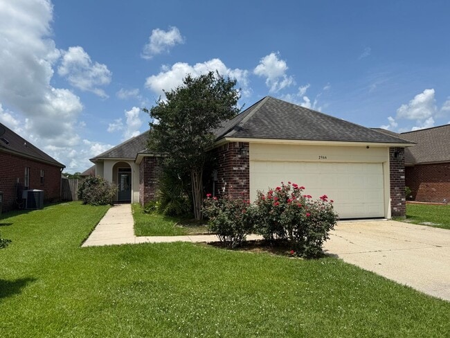2944 Nicholson Lake Dr in Baton Rouge, LA - Building Photo - Building Photo