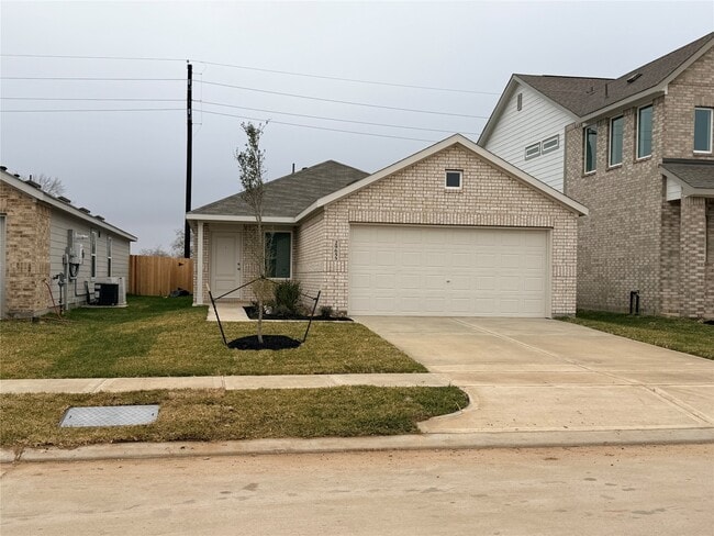 property at 29655 Knollwood Bay Rd