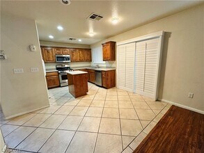 5018 Lime Kiln Ave in Las Vegas, NV - Building Photo - Building Photo