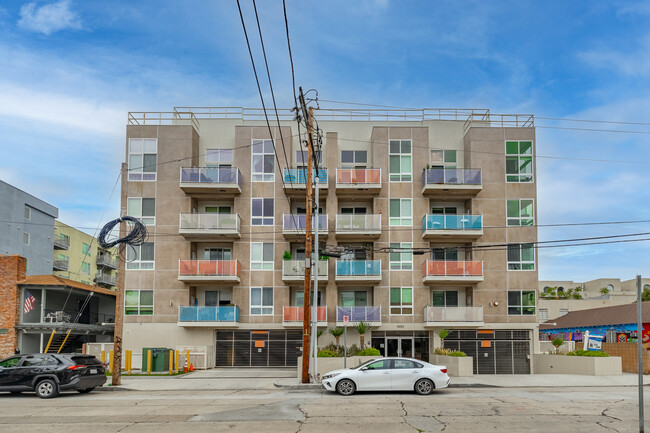 5053 Fair Ave in Los Angeles, CA - Foto de edificio - Building Photo