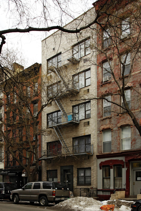 227 E 5th St in New York, NY - Foto de edificio