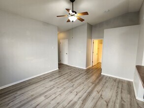 1351 E Oakland St in Rapid City, SD - Building Photo - Building Photo