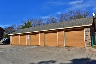 Camino Del Sol in Denton, TX - Foto de edificio - Building Photo