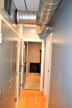 974 N High St, Unit C in Columbus, OH - Building Photo - Building Photo