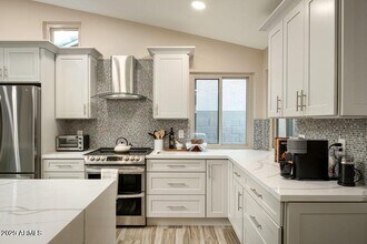 5519 E Grovers Ave in Scottsdale, AZ - Building Photo - Building Photo