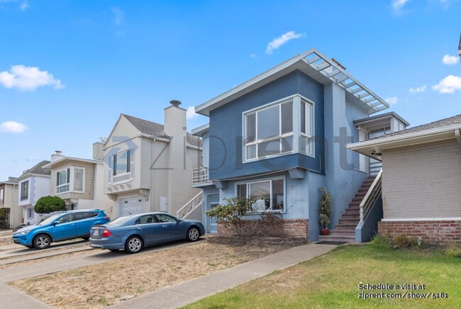 1002 S Mayfair Ave in Daly City, CA - Building Photo - Building Photo