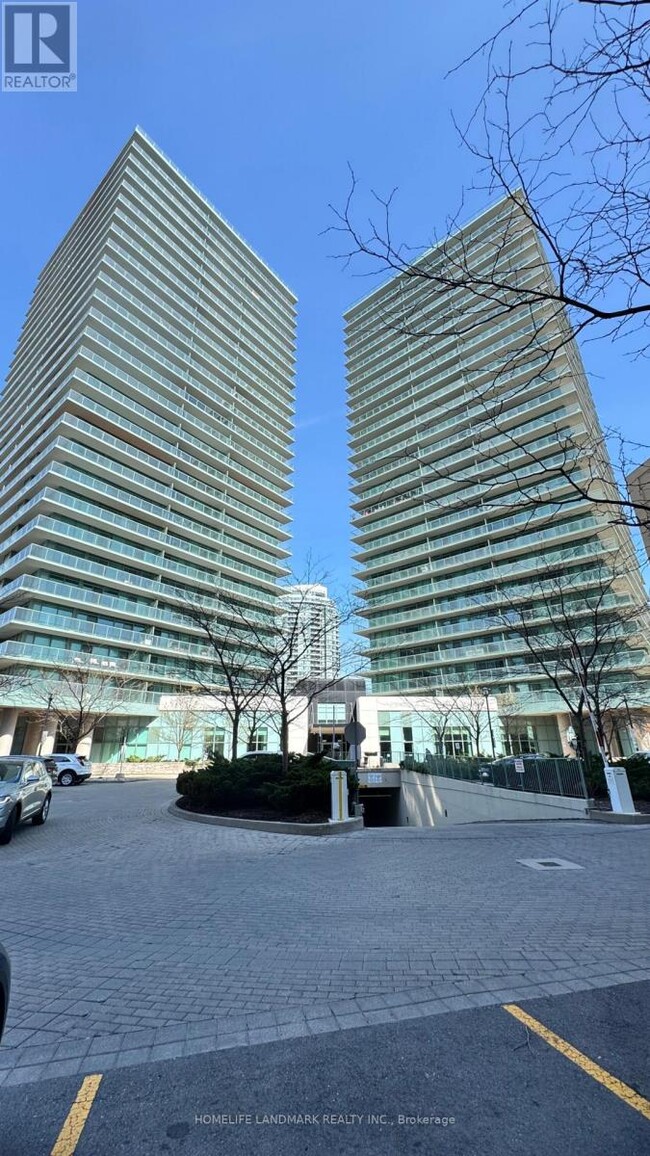 5500-5500 Yonge St in Toronto, ON - Building Photo - Building Photo