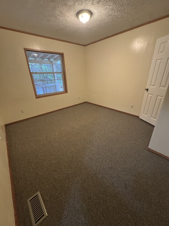 625 Gunters Hill Rd, Unit B in Moravian Falls, NC - Building Photo