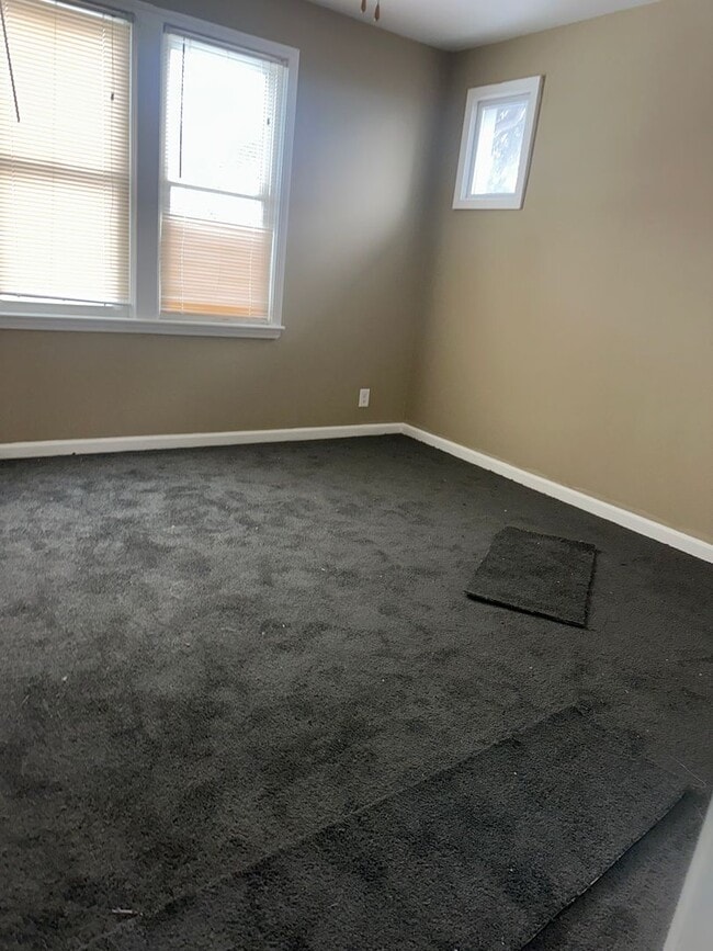 15361 Sorrento Ave in Detroit, MI - Building Photo - Building Photo