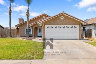 2651 Elsinore St in Tulare, CA - Building Photo - Building Photo