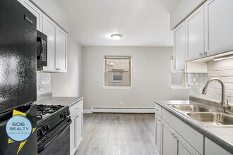 3001 N Thatcher Ave in River Grove, IL - Foto de edificio - Building Photo