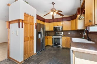 729 Creek Bend Ln in Antioch, IL - Building Photo - Building Photo
