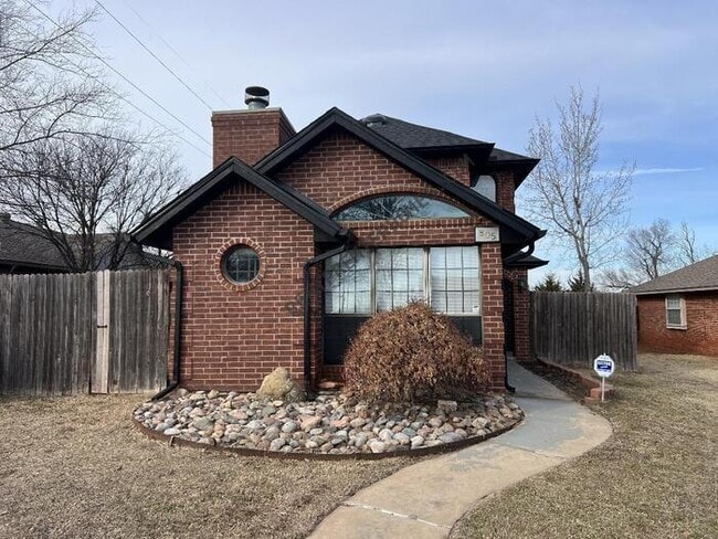 property at 805 Woodward Ave