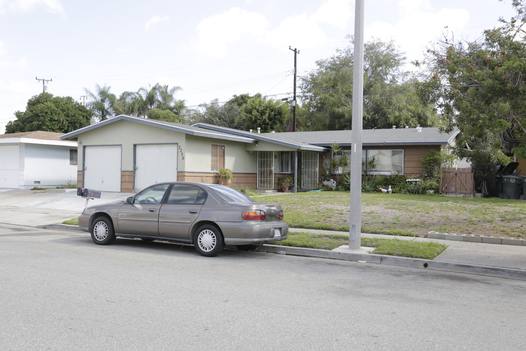 2226 State Ave in Costa Mesa, CA - Building Photo