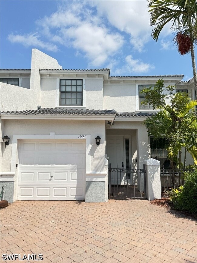 15582 Summit Pl Cir