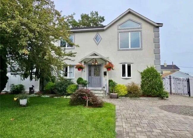property at 79 N Fordham Rd