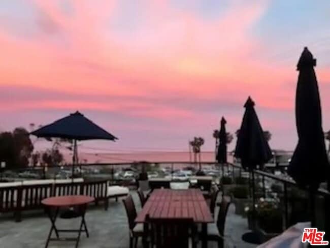 3966 Las Flores Canyon Rd in Malibu, CA - Building Photo - Building Photo