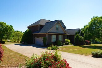 1 Stoneledges Ln in Taylors, SC - Building Photo - Building Photo
