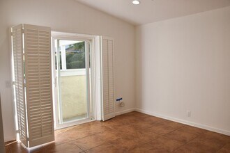 3340 E Collins Ave in Orange, CA - Building Photo - Building Photo