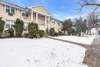 Cheryl Gardens in Roselle, NJ - Foto de edificio - Interior Photo