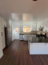 265 La Veta Ave, Unit A in Encinitas, CA - Building Photo - Building Photo