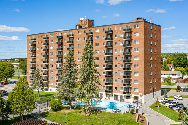 Riviera Apartments in Gatineau, QC - Building Photo - Building Photo