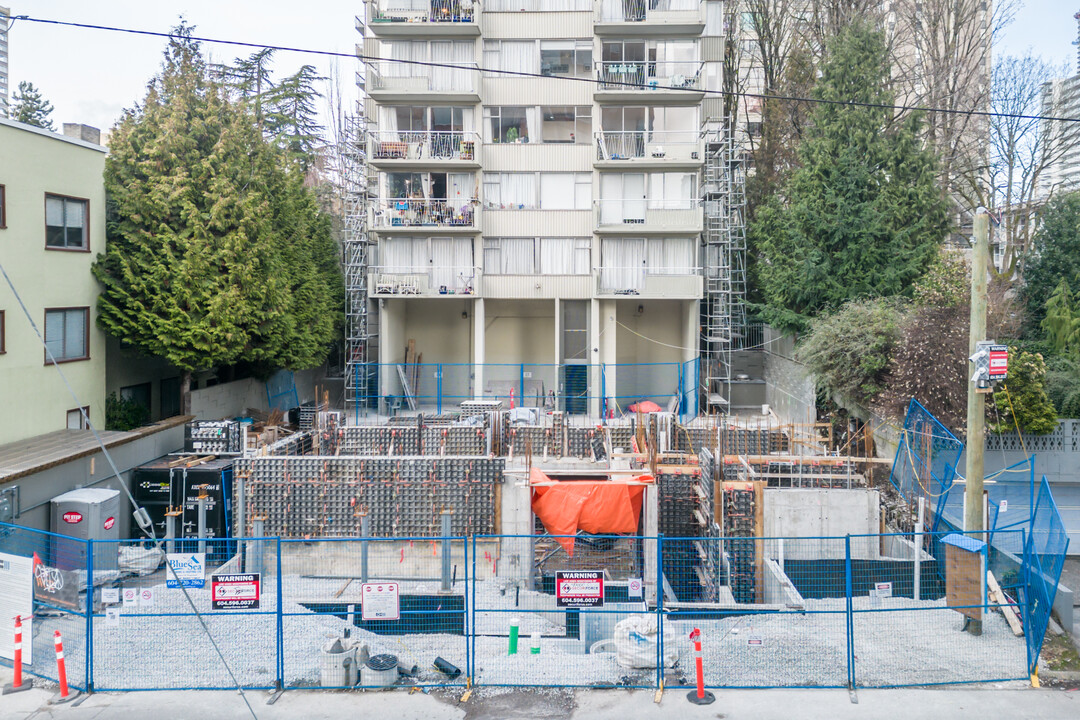 1188 Burnaby St in Vancouver, BC - Building Photo