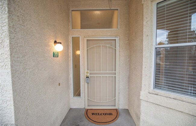 5155 W Tropicana Ave in Las Vegas, NV - Building Photo - Building Photo