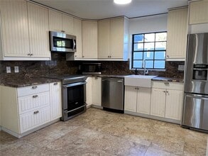 18714 Wimbledon Cir in Lutz, FL - Building Photo - Building Photo